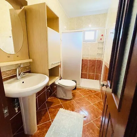Pleasant And Central Flat With Jacuzzi And Private Pool In アパート フェティエ