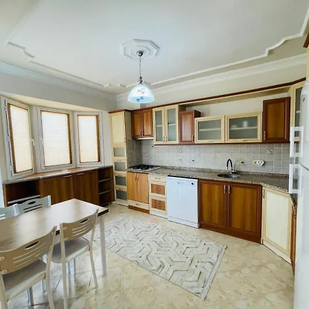 Apartamento Pleasant And Central Flat With Jacuzzi And Private Pool In *