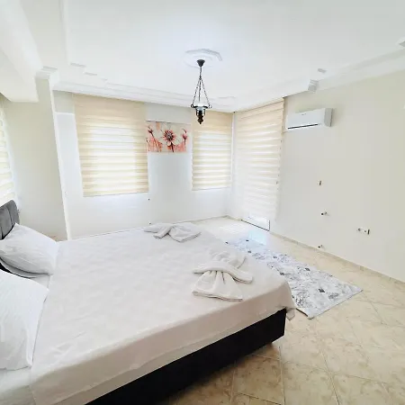 Pleasant And Central Flat With Jacuzzi And Private Pool In Apartamento Fethiye
